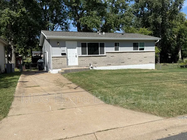 1095 Boone St, Florissant, MO 63031