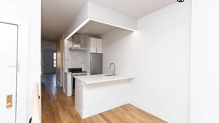 Rented by Nooklyn NYC LLC | media 17