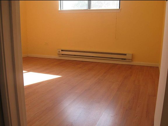 5th image of 504 E Spruce Dr APT 3A