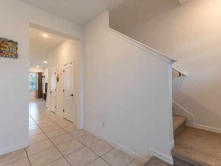 716 Moca Ln — Photo 10