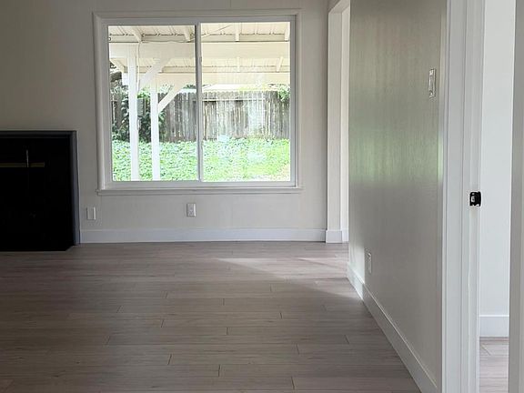 5th image of 2032 Farnsworth Way