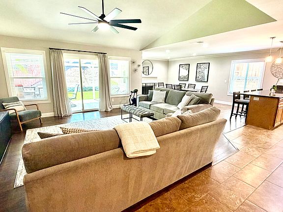 living room / great room