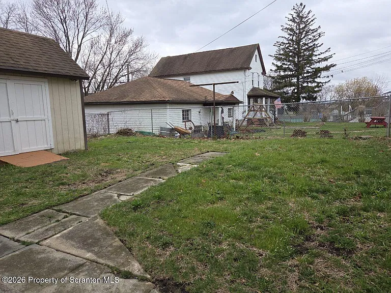 1706 E Gibson St — Photo 4