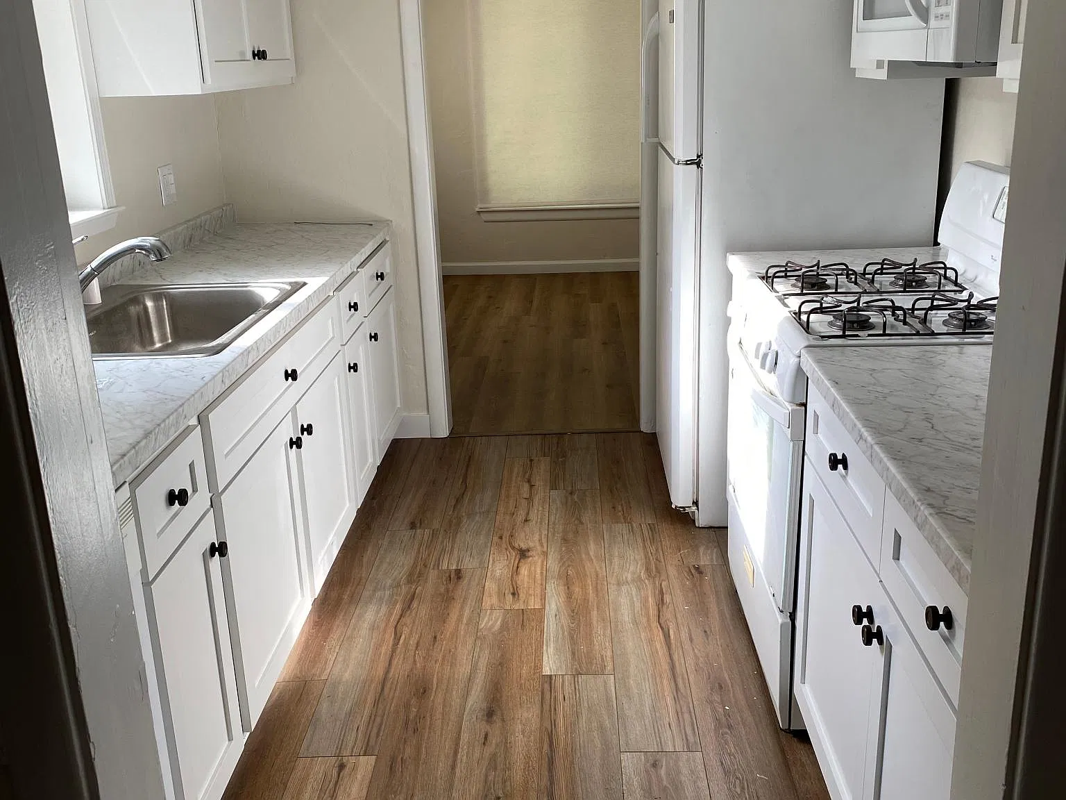 2 bed, 972 sqft, $1,800 — Photo 2