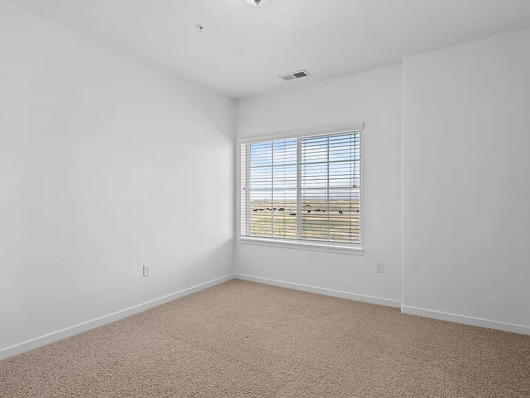 Outlook Apartments — Photo 6