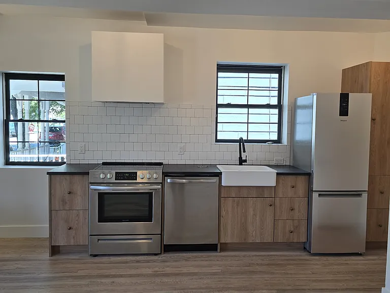 1401 Charles St #A — Photo 7