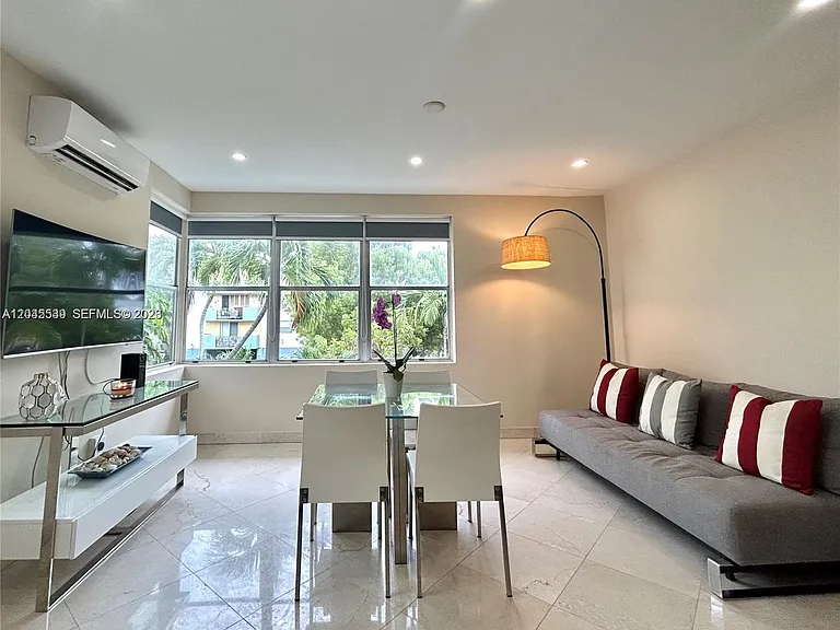 900 Jefferson Ave #9 — Photo 3
