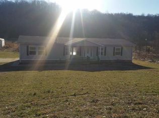 150 Lowery Cemetery Rd, Cumberland City, TN 37050