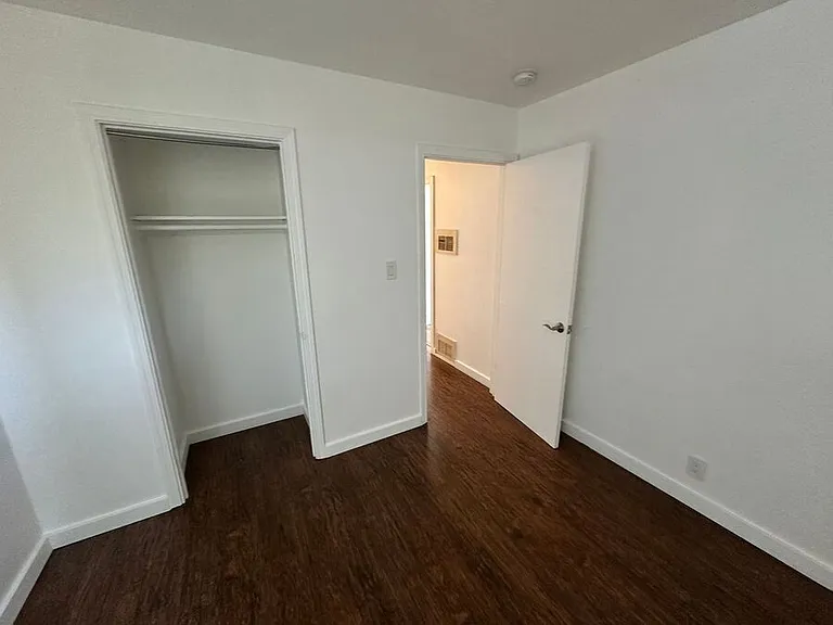 2231 Ward St — Photo 12