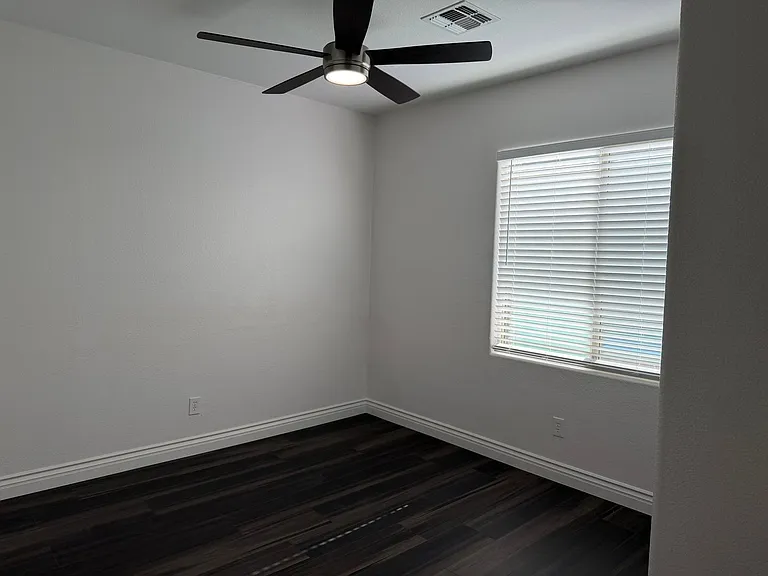 42582 W Monteverde Dr — Photo 4