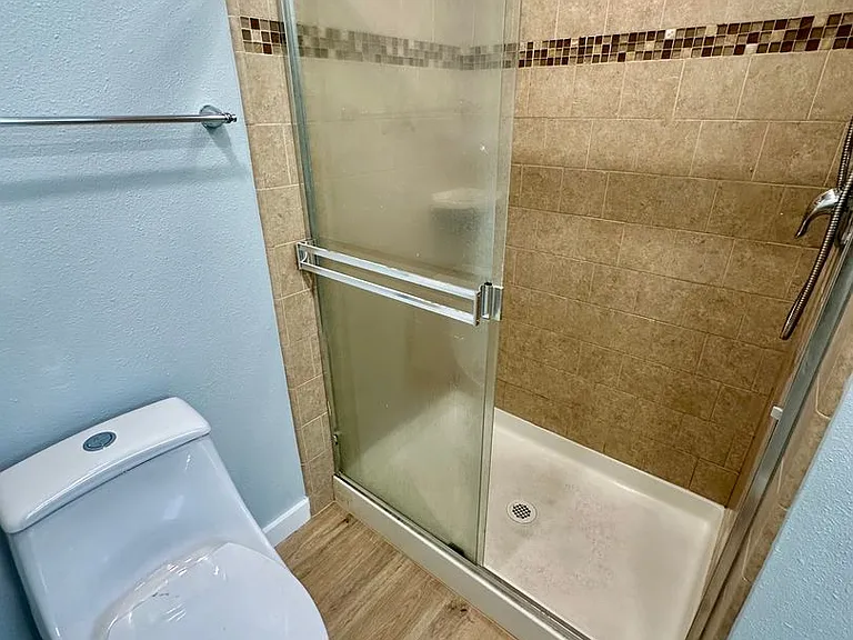 215 Euclid Avenue — Photo 32