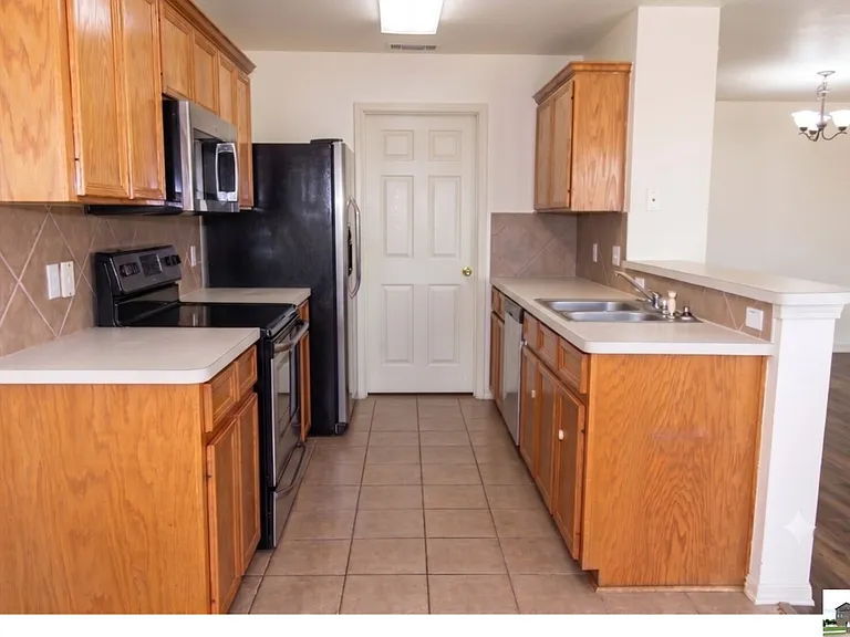 5707 Schneider Dr — Photo 5