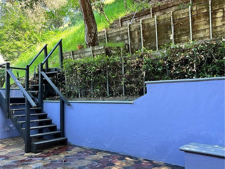 8570 Wonderland Ave — Photo 16