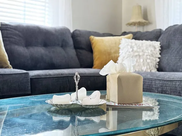 807 S Weinbach Ave, Evansville, IN 47714