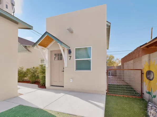 306 Hazeldine Ave SW, Albuquerque, NM