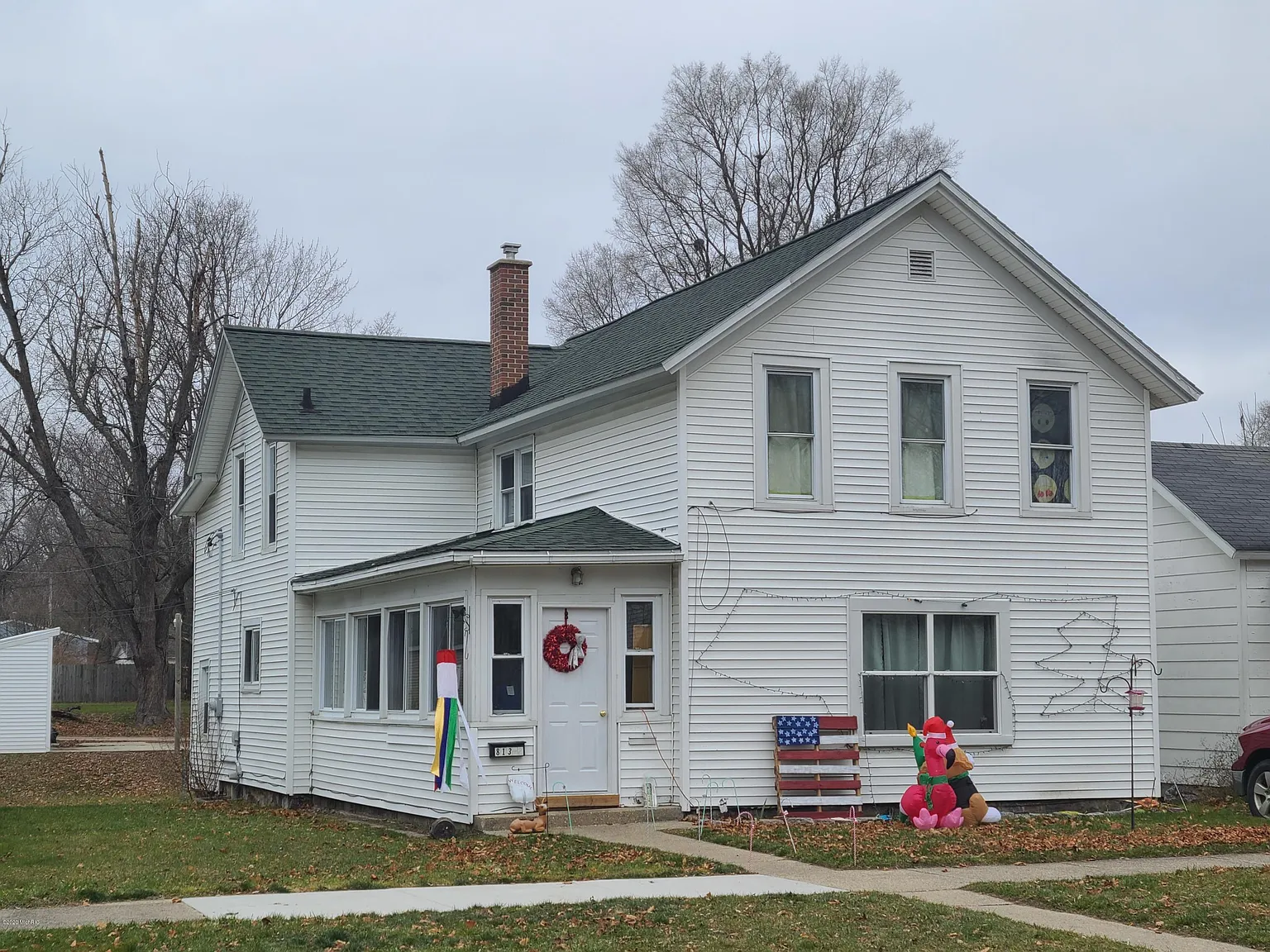 813 Rose Ave photo 1