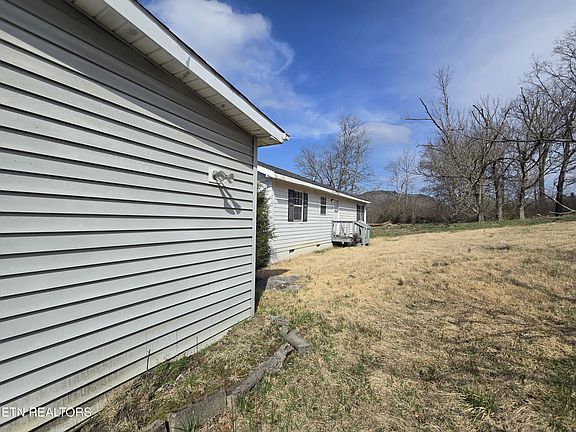 3rd image of 404 Cedar Fork Rd