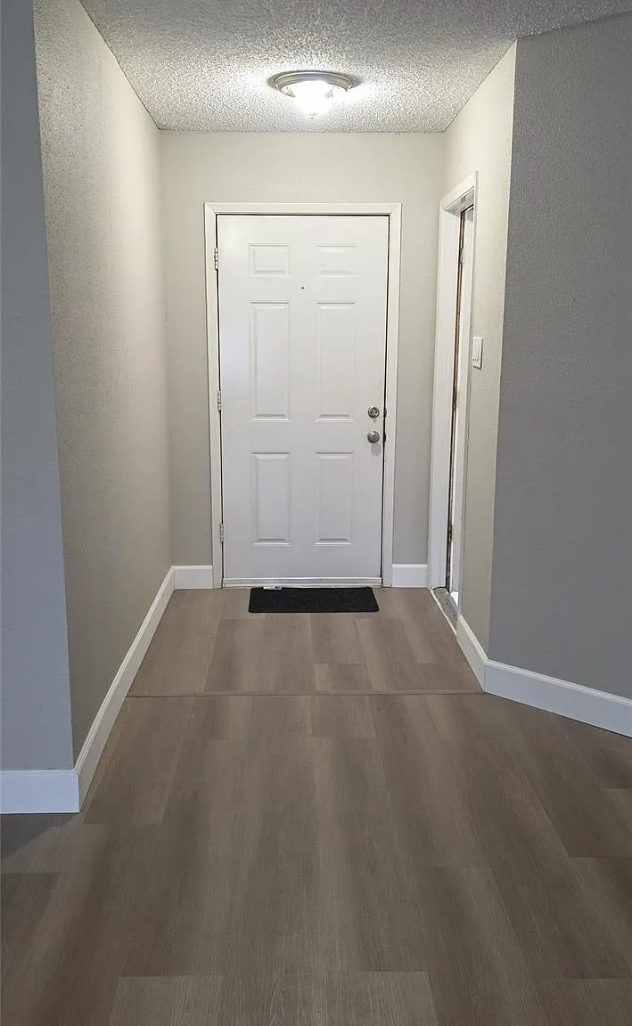 3 bed, 2.0 bath, 1761 sqft, $1,750 — Photo 2