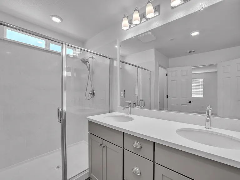 4562 Butterfly Ridge Dr — Photo 21