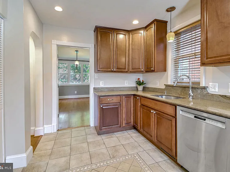 8112 Eastern Ave NW — Photo 12