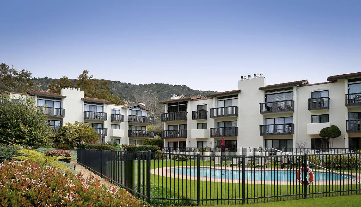 2 bed, 2.0 bath, $4,800 — Photo 2
