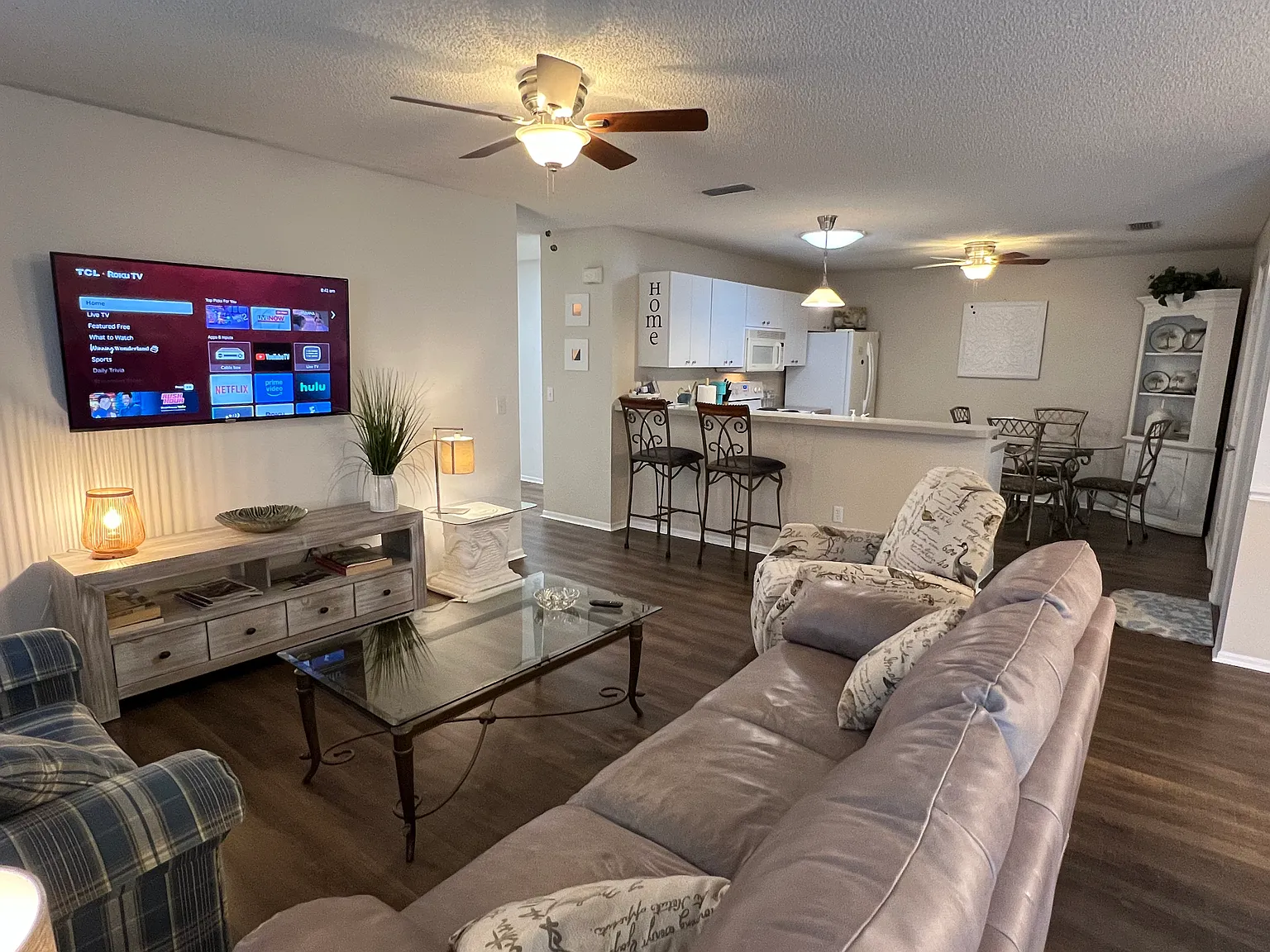 2 bed, 1143 sqft, $2,100 — Photo 3