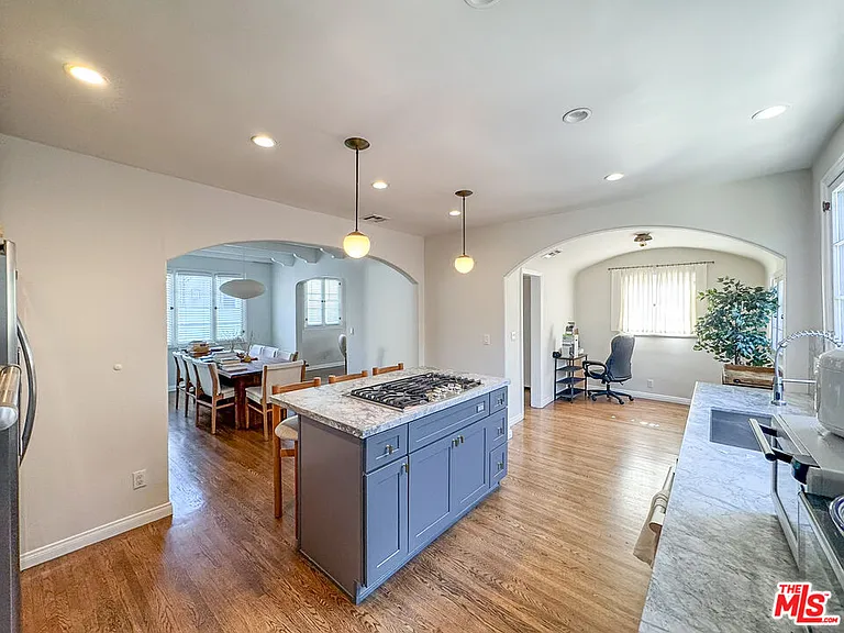 345 Westbourne Dr — Photo 5