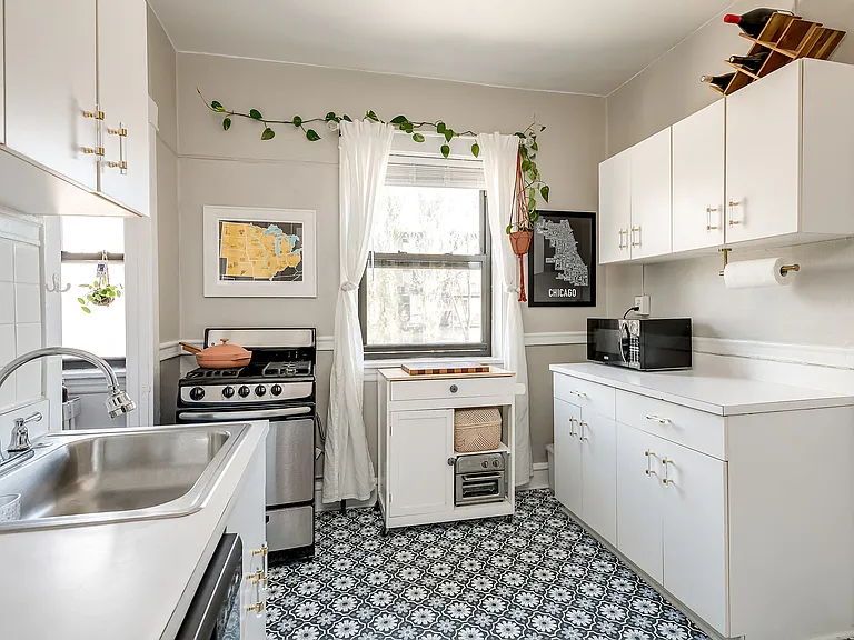 523-31 W. Fullerton Ave. — Photo 7