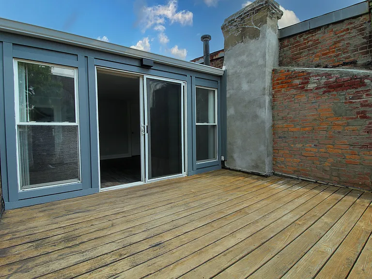Rooftop deck