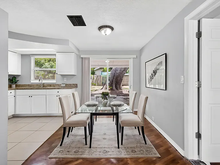 4421 Beacon Square Dr — Photo 5