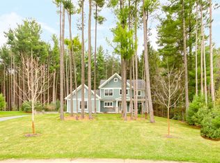 8705 Sunrise Mist Dr, Pinckney, MI 48169