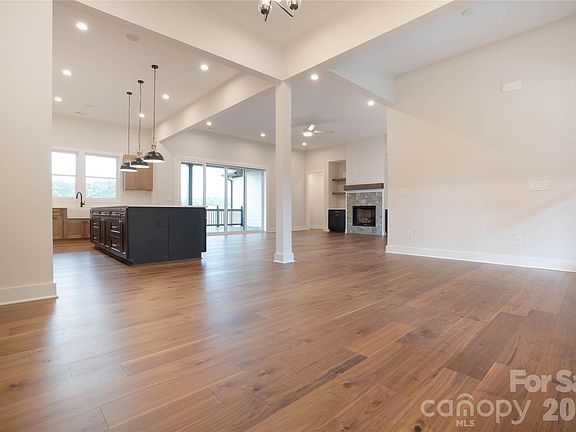 5th image of 363 New Salem Rd