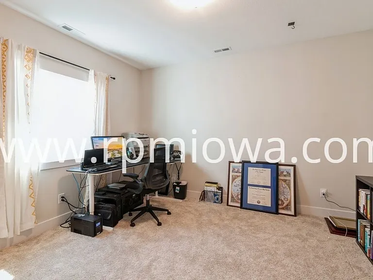 5901 NE Sherman Dr — Photo 16