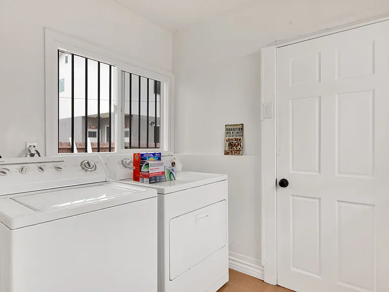 3959 Halldale Ave — Photo 16