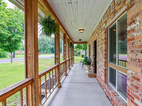 4th image of 5223 Benton Rd