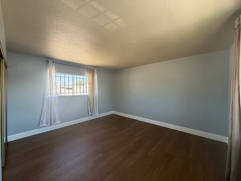 3354 Rolan Ct — Photo 9