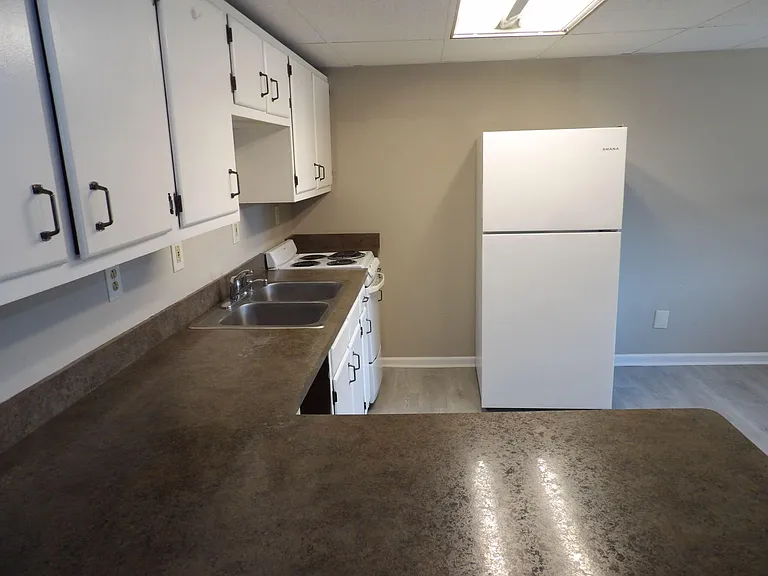 65 Ashwood Ct #8 — Photo 16