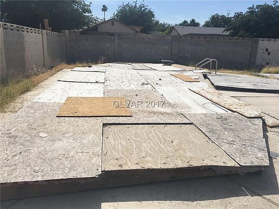 5th image of 3901 Gaviota Ave