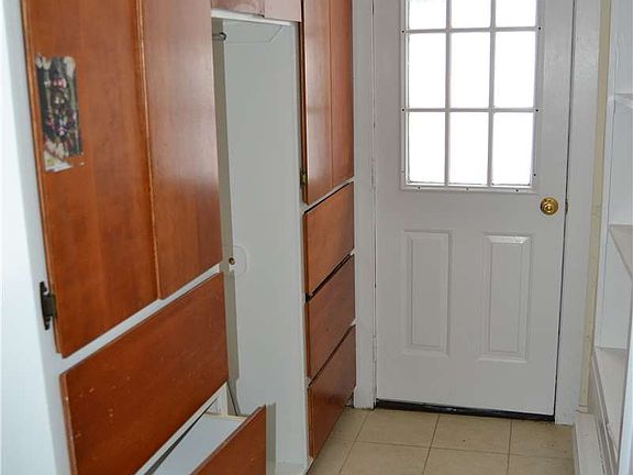 2nd image of 415 Myrtle Ave