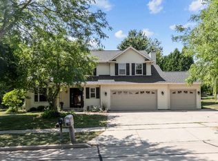 4213 N Tigerlily Dr, Appleton, WI 54913
