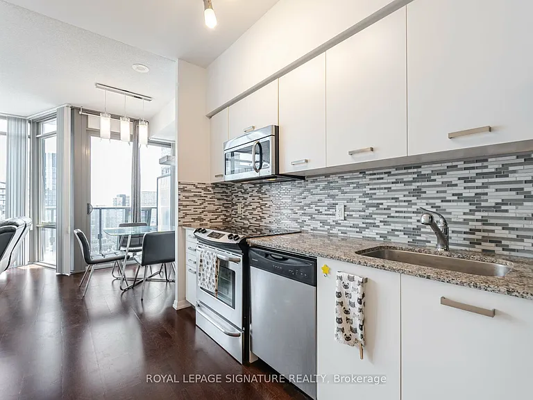 832 Bay St #3307 — Photo 6