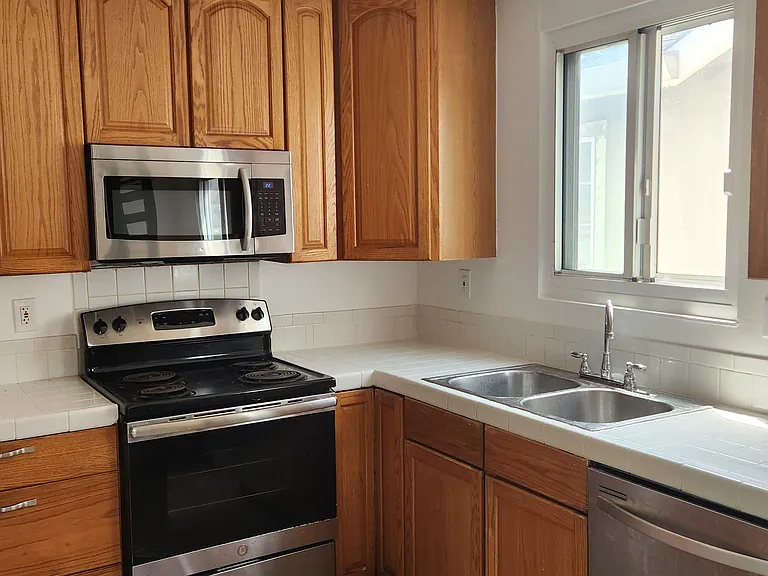 28 Amhurst Ct — Photo 7