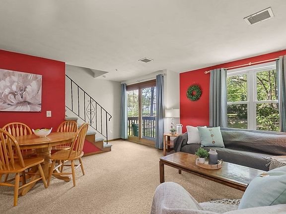 2nd image of 880 Landry Ave Unit 7