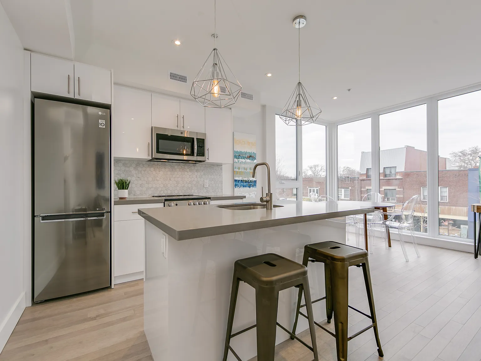 303 Saint Helens Avenue Toronto — Photo 2