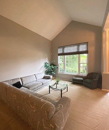 3rd image of 1008 S Windsor Ct