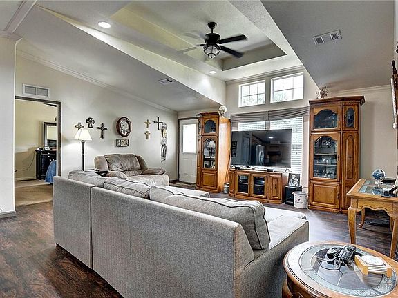 4th image of 122 Houston Ct Unit B