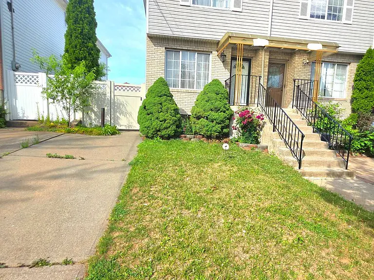 Osgood Ave — Photo 3