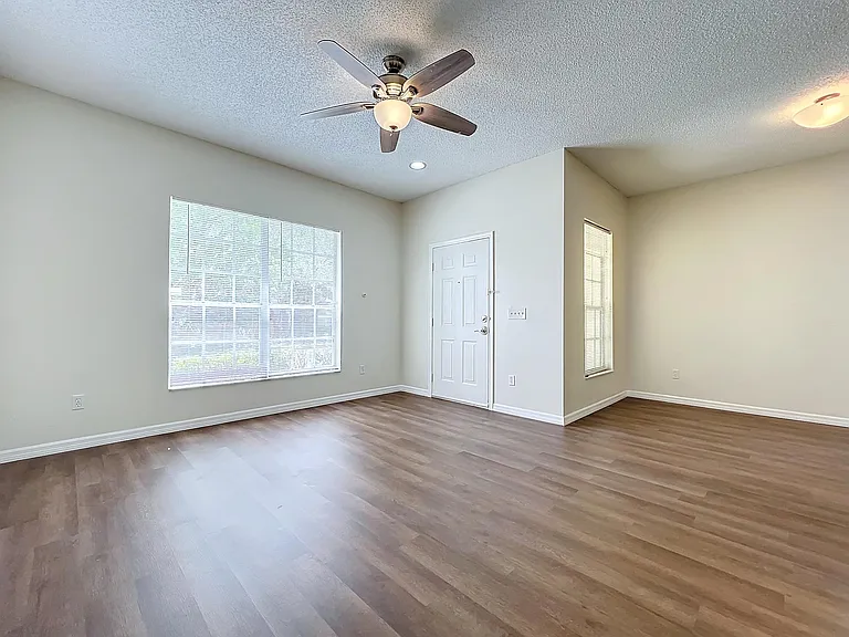 4214 Pacifica Dr — Photo 3