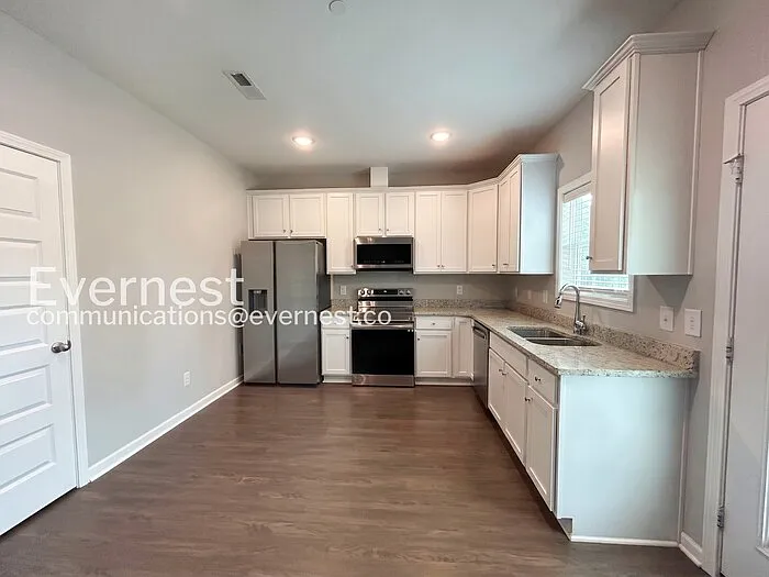 1014 Echo Ridge Rd — Photo 5