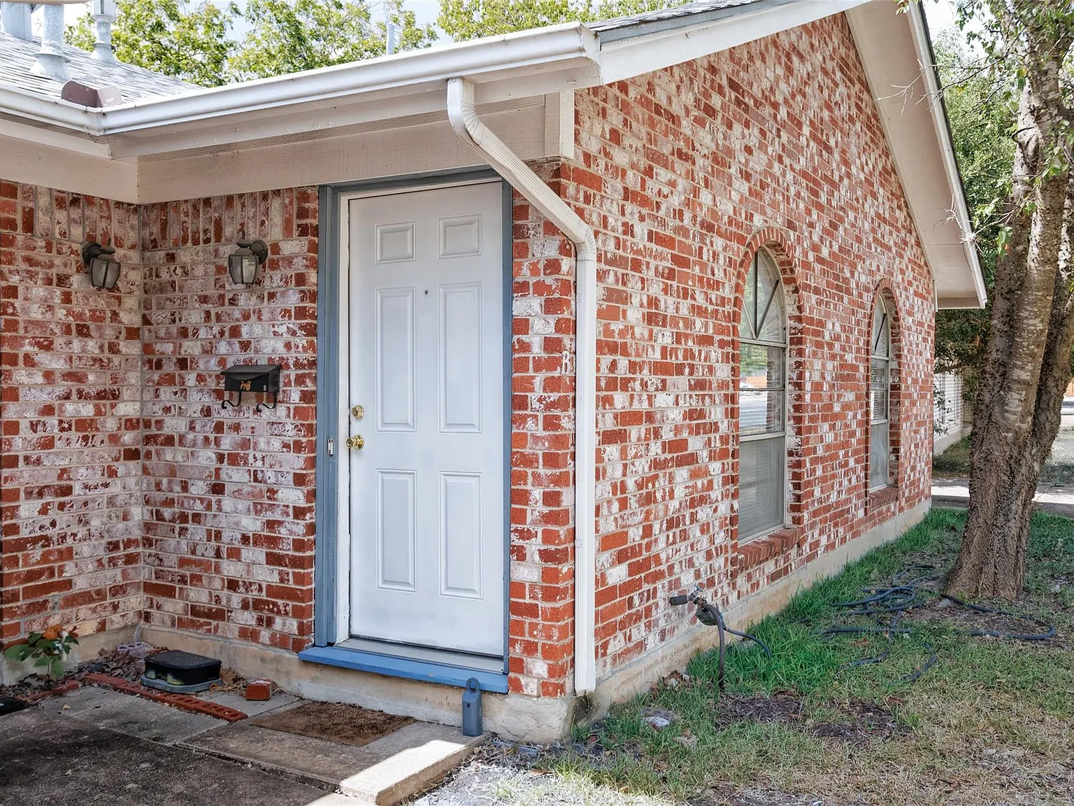 2 bed, 1.0 bath, 975 sqft, $1,450 — Photo 3